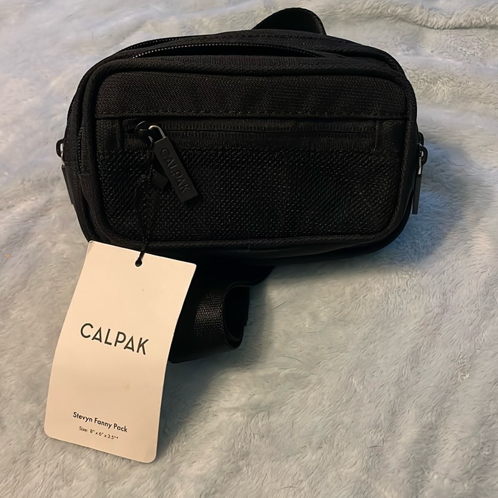 Black Stevyn Fanny Pack ***new with tags 
Bag is 8 x 6 x 3.5